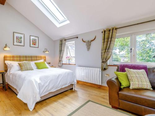Ένα ή περισσότερα κρεβάτια σε δωμάτιο στο 1 Bed in Stanton Lees 89283