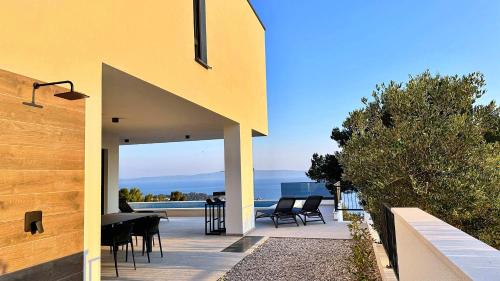 Modern Villa Dado with Heated Pool & Sea View in Makarska