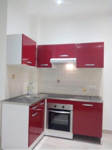 Photo de la galerie de l'établissement Renovated studio, 5mns walk to metro and Paris, à Malakoff