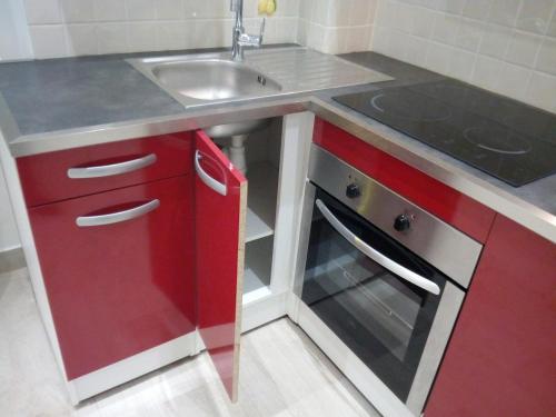 Photo de la galerie de l'établissement Renovated studio, 5mns walk to metro and Paris, à Malakoff