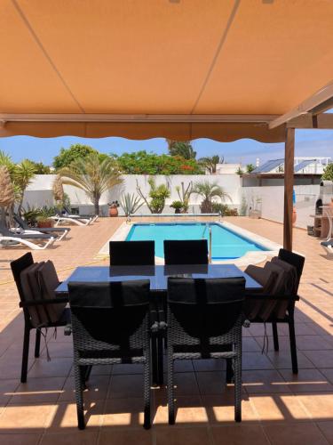 "Our Soleada" Villa cosy and flowery, heated pool