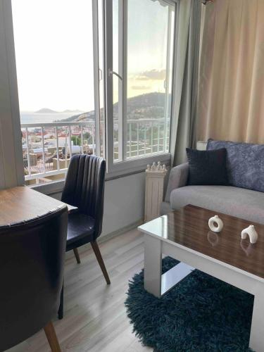Posezení v ubytování Rooftop Apart with Sea View in Kalkan Center