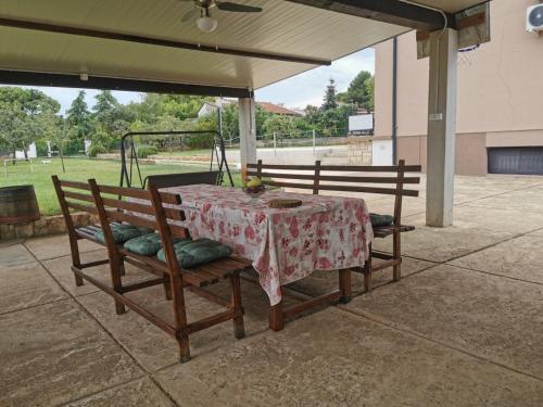 Family house Kamelija