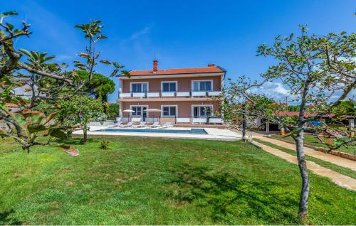 Family house Kamelija