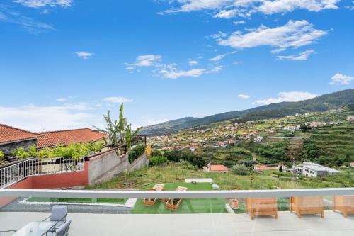 Brand new apartment - Balcony with sea view