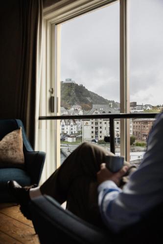 Nespecifikovaný výhled na hory nebo výhled na hory při pohledu z hotelu