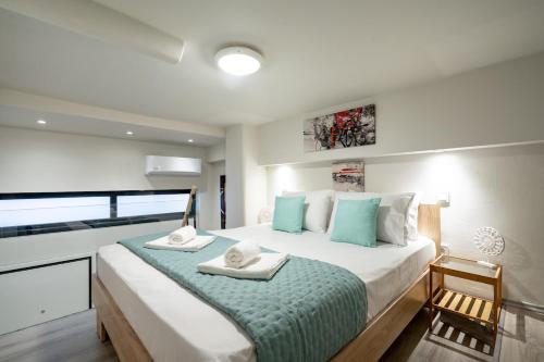 Athens Loftnest
