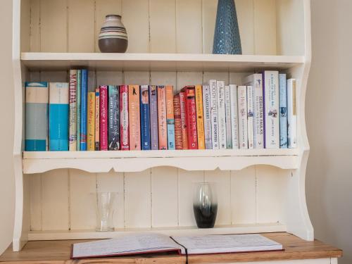 Perpustakaan di rumah percutian