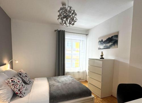 Cama o camas de una habitación en ParkSide by BestChoice - Self Check-in with Parking Option