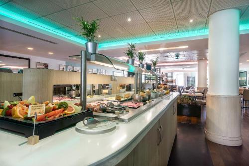 Φαγητό σε αυτό το ξενοδοχείο διαμερισμάτων ή κάπου εκεί κοντά