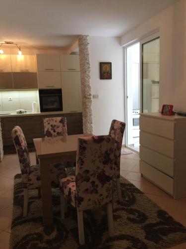TV a/nebo společenská místnost v ubytování Apartments Kuljaca