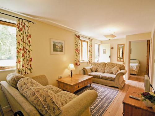 Χώρος καθιστικού στο Briar Cottage - E5335