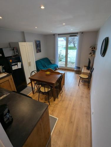 Studio au rez-de-chaussée accès direct jardin