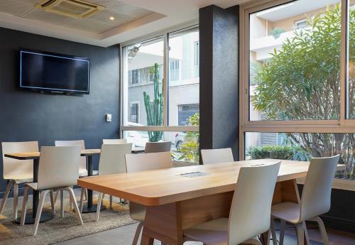 B&B HOTEL Marseille Prado Parc des Expositions