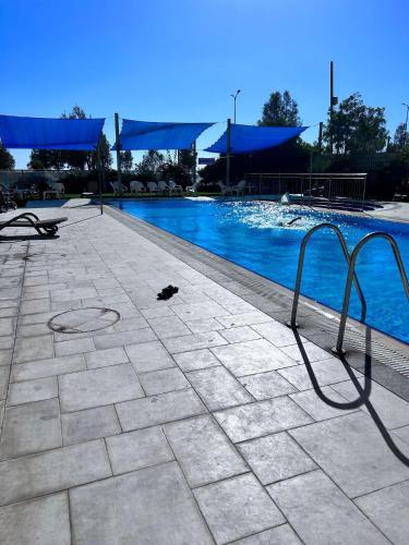 Πισίνα στο ή κοντά στο PARADISE in IR YAMIM