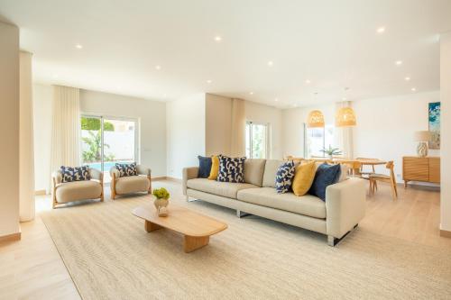 Tropical Beach Villa by Blue Diamond 21
