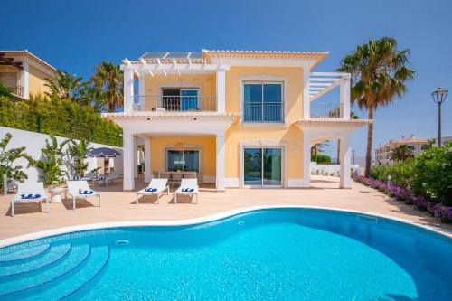 Tropical Beach Villa by Blue Diamond 21