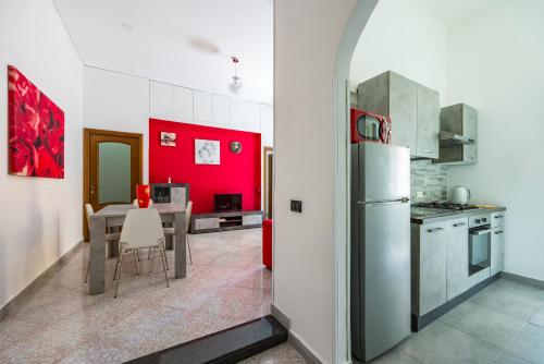 Red Comfort Flat near Garibaldi Station