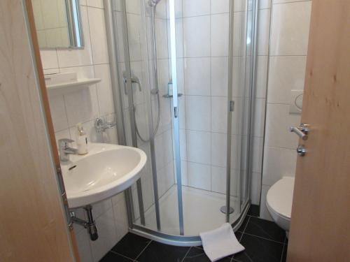 Ein Badezimmer in der Unterkunft Apart Alexandra