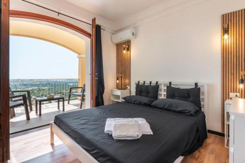 Giường trong phòng chung tại Apartment in Is Molas Golf Club