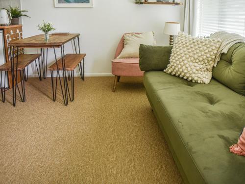 Et opholdsområde på Skylark Chalet