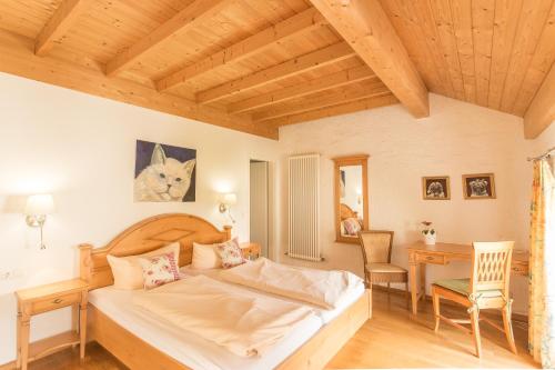 Postel nebo postele na pokoji v ubytování Hotel Leander