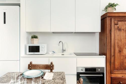 Dapur atau dapur kecil di Villa Eugenia Suite - by MyHomeInComo