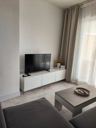 Pet friendly beautiful flat with view, 3 pools