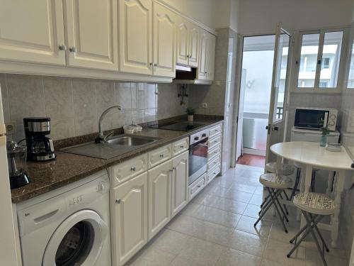 Robert Apartment in Ajuda