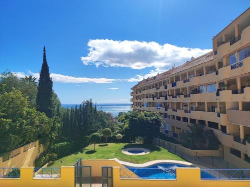 Pet friendly beautiful flat with view, 3 pools