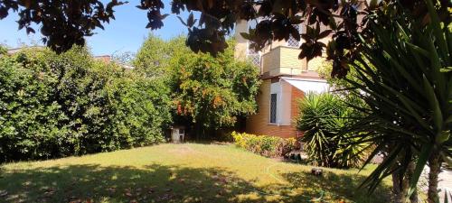 Κήπος έξω από το Villa Lido dei Pini 4 persone giardino 350mq wifi 3 chilometri dal mare