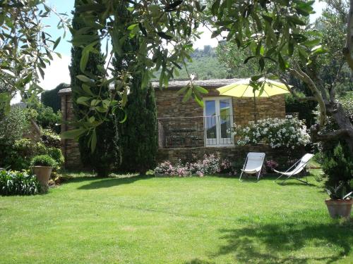 Maison independante en pierre du pays, Jardin,Clim,Wifi,Tnt a 5 mn de la Mer Mausoleo