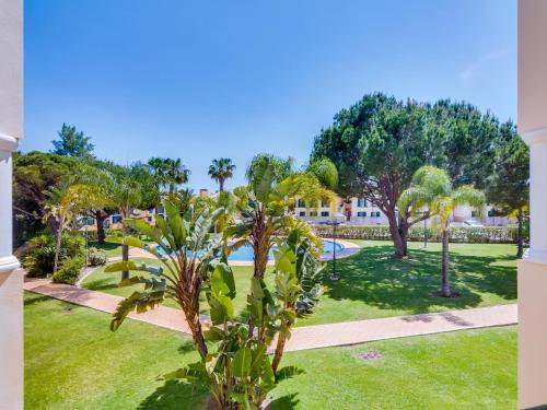 1 bdr apartment with pool next to Laguna Golf Course