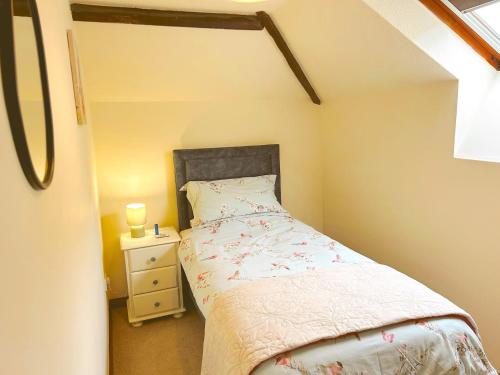 Ένα ή περισσότερα κρεβάτια σε δωμάτιο στο 4 Bed in Bude LAMER