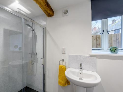 Ένα μπάνιο στο 6 Bed in Hatherleigh 79407