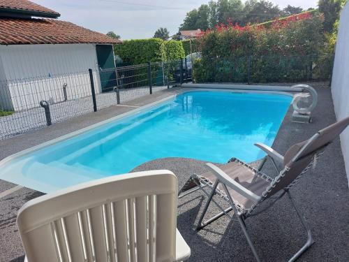 Logement entier avec piscine