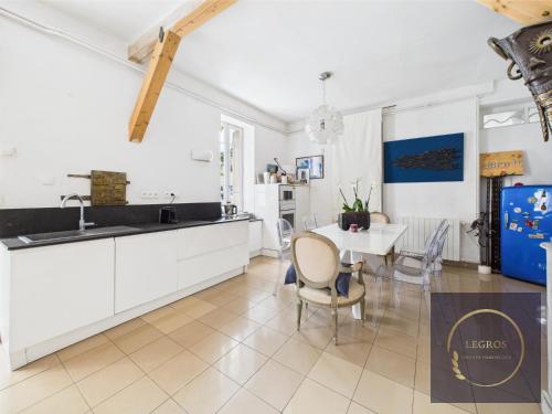 Gallery image of Mas du Soleil 8 personnes avec piscine in Noves