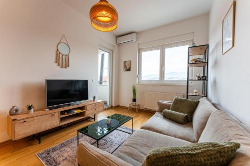 Flexible SelfCheckIns 129 - Zagreb - Garage - Loggia