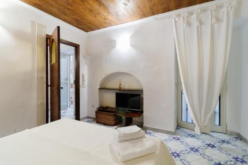 Plebiscito Apartment by Ele