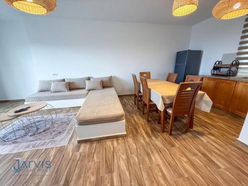 Кухня или мини-кухня в Villa avec terrasse S2 piscine jardin Rafraf
