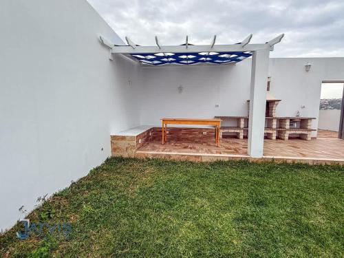 Фотография из галереи Villa avec terrasse S2 piscine jardin Rafraf в городе Al Matlīn
