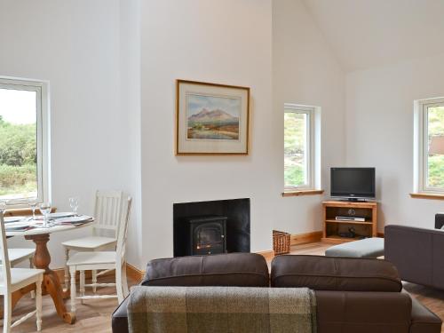 TV a/nebo společenská místnost v ubytování Springburn Cottage