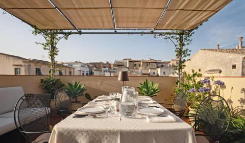Palazzo Di Lorenzo - Exclusive Breakfast, Panoramic Terrace and Minipool photo 2