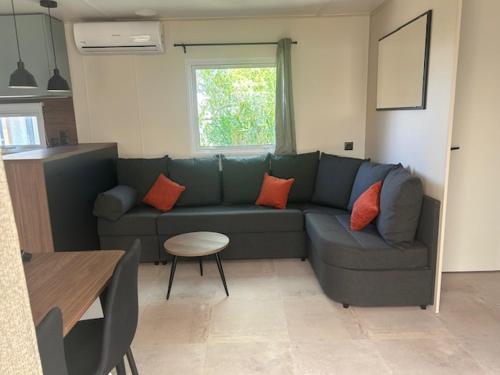 Χώρος καθιστικού στο mobil home