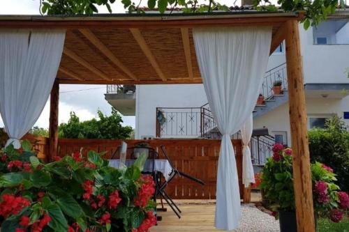 Apartments with parking spaces Rovinj - 24549