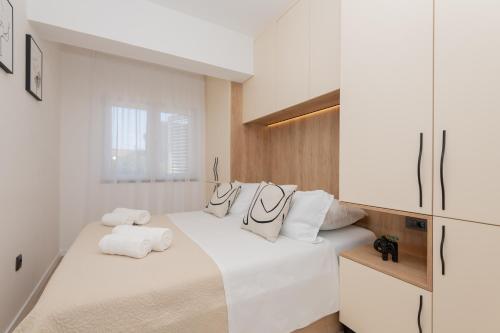 Apartments with parking space Split - 24631