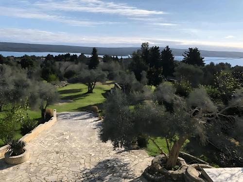 Villa Karolina Großes Ferienhaus Meerblick 2000qm Garten Familien Gruppen Insel Lošinj