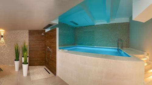 Seaside luxury villa with a swimming pool Okrug Gornji, Ciovo - 24340