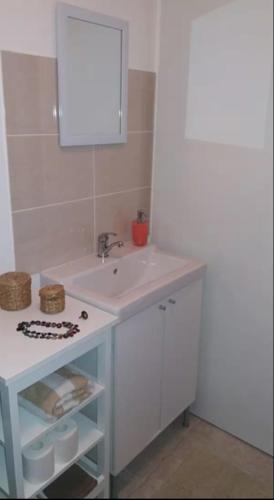 Photo de la galerie de l'établissement Petit coin de paradis au cœur de l Ardèche, 