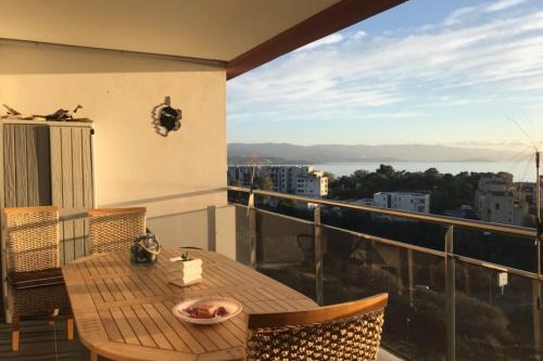 Linda - Spacious 1Br Modern Terrace - by TGB